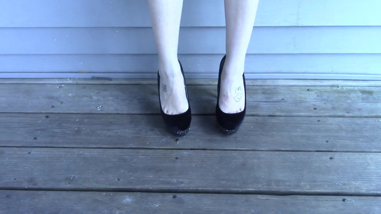 Quinn brooks: Outdoor Heel Worship
