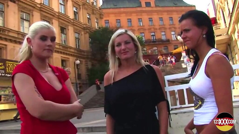 123XXX - Fucked Amateurs in Germany!: Gli amici provano vari giocattoli sessuali e si divertono