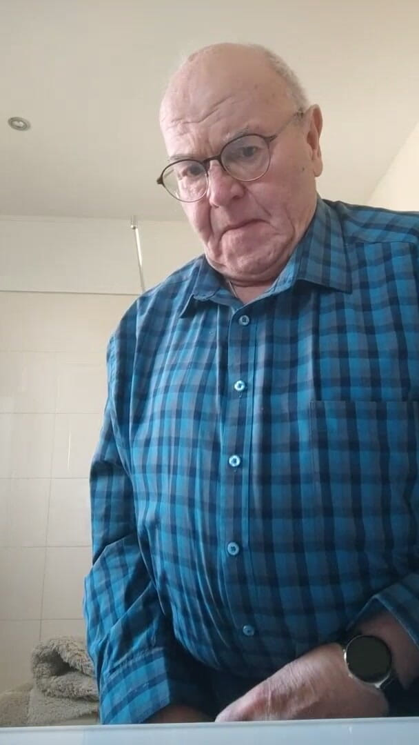 Karlchengeil: Žvýkám ti použitou vložku!