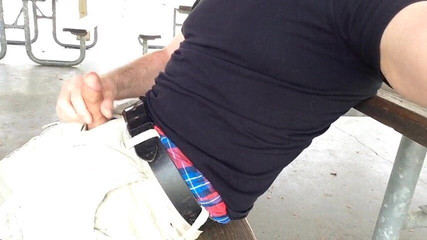 TJenner: 공원에서 딸딸이와 커밍 - 언어도!