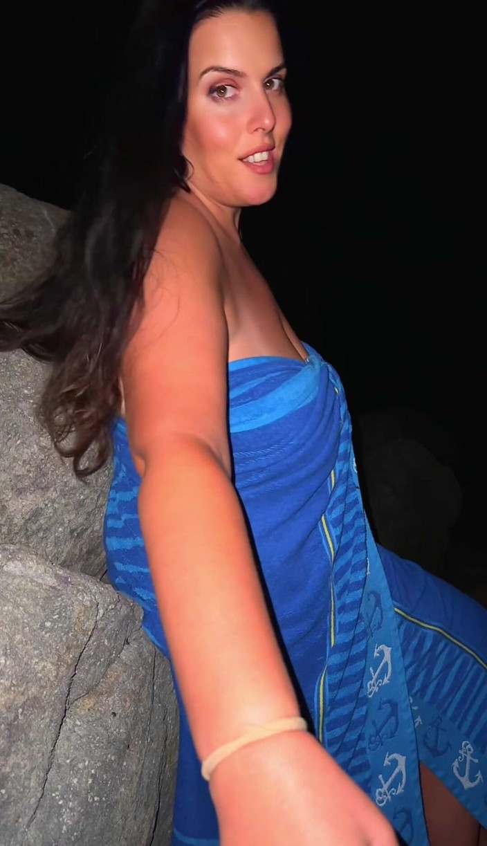 Young_strawberry: Stepmom Tease You on the Beach and Countdown