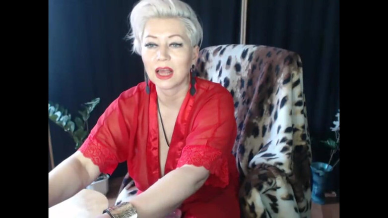 AimeeParadise: Hård spanking av stora tuttar &amp;våt fitta! Mogen slampa vet hur...