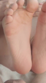 Very Cute Feet and Toes, Sensual Footjob