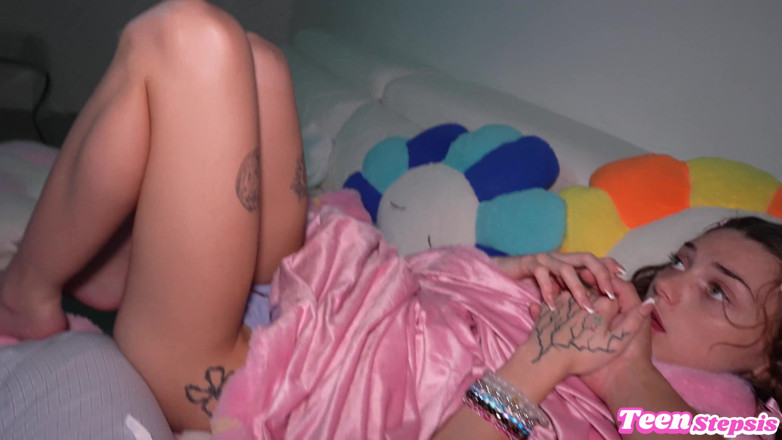 Teen StepSis: Stepdaughter Squirts on Step Dads Dick After Watching Scary Movie