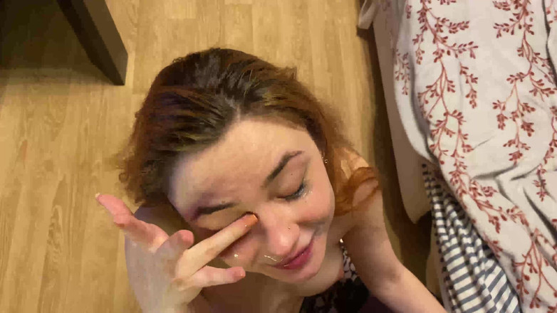 LeoCasanova: Con đĩ tóc đỏ bị điên lên mặt