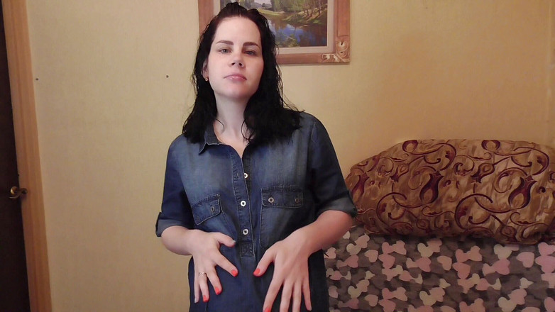 Anna Sky: 핫한 갈색 머리 Anna 스트립과 자위