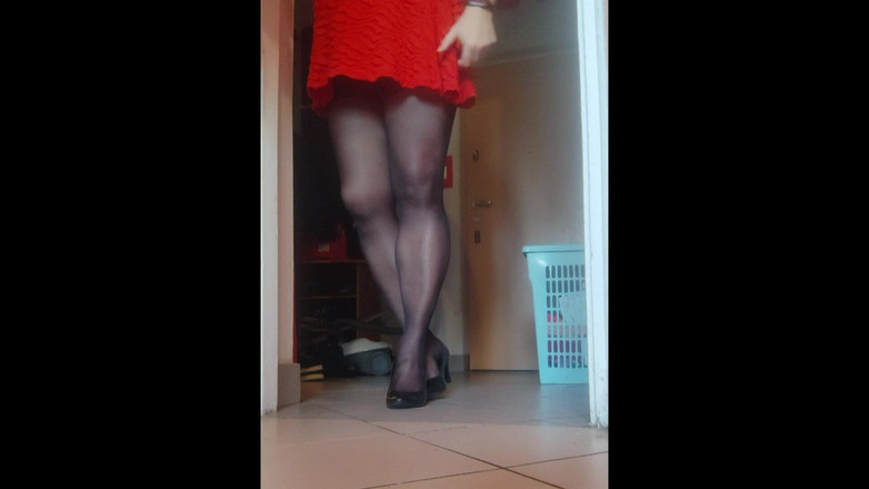 Nattalie Trans: Schwarze strumpfhose und High Heels