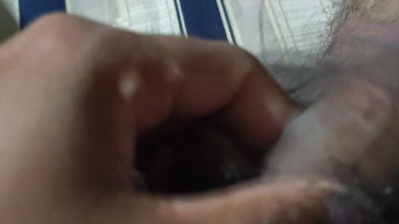 Hot Chilli 2025: Người đàn ông đơn giản cố gắng cứng con cu tại phòng