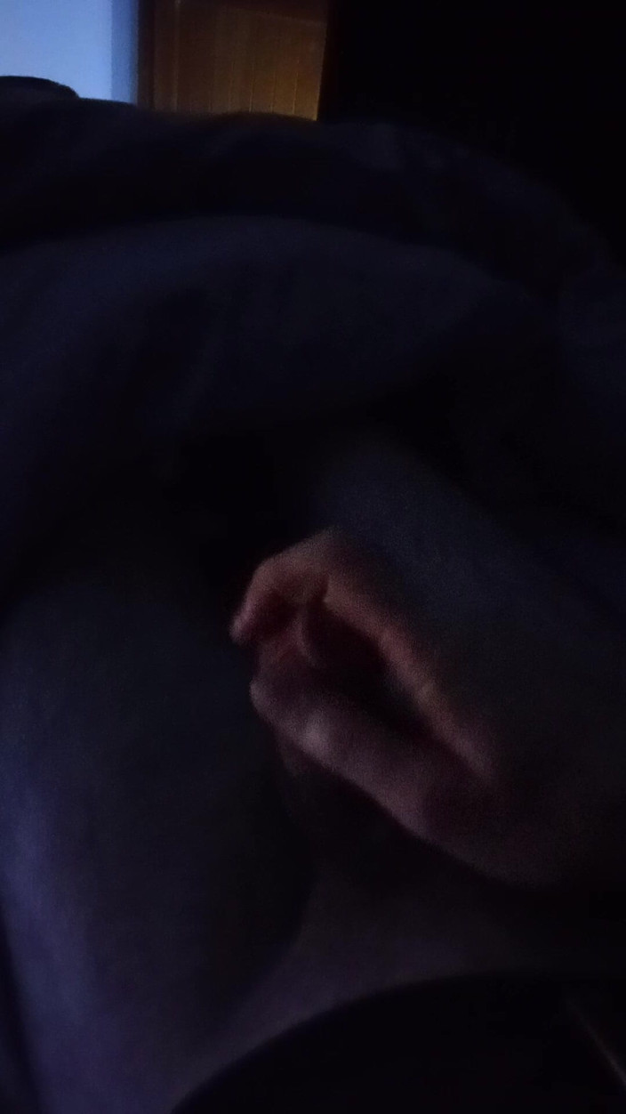 Leoleoleoname: Mi masturbo il cazzo