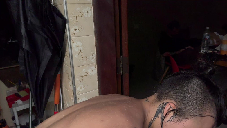 Quente club: Kąpiel w wężach – Rotten Venus i D'Louise bawią się w...