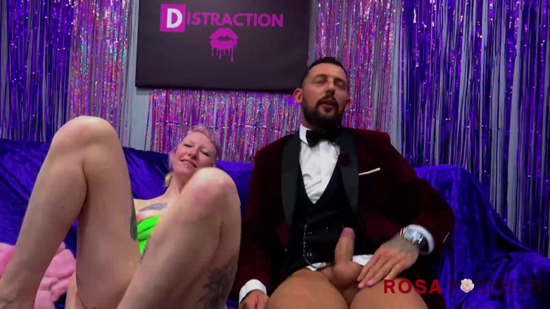 rosarosebud: Gameshow - Distrazione! con il bocciolo di Rosa rose e delle...
