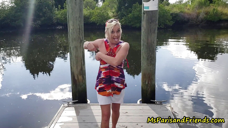 Ms Paris and Friends: आउटडोर कपड़े उतारना, लंड चुसाई और चूत में वीर्य