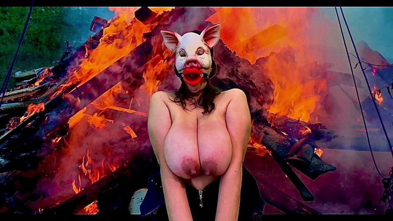 VeeVee Vixen: Pig Slut Bbq