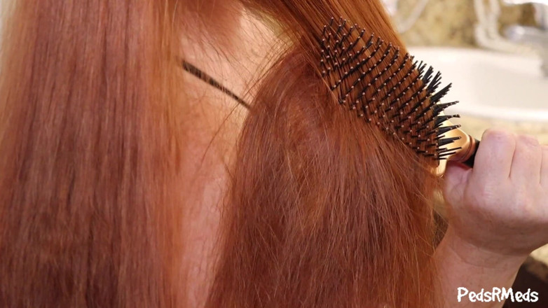 PedsRMeds: Julie Ginger mencukur rambut panjangnya yang cantik