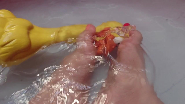 DanaDom20: Playing in the water mith my feet