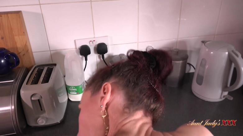 Aunt Judy's XXX: Tantejudysxxx - Fick Deine Reife Ehefrau Scarlet in the Kitchen (pov)