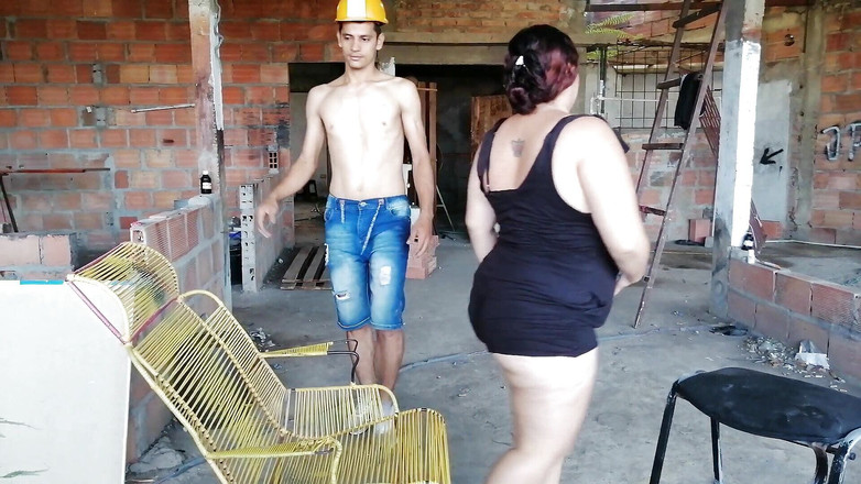 ROUS: Drž se s mladým klukem, který je ve hře bez...