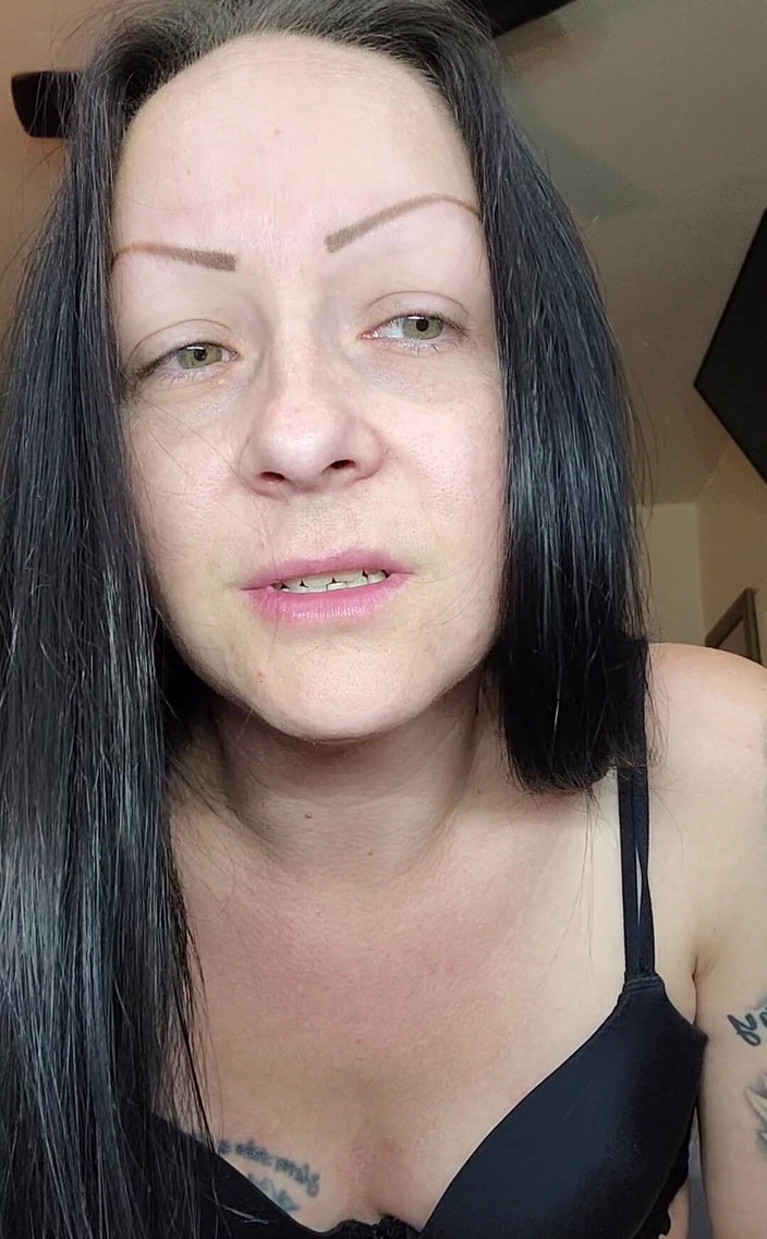 Raven Willow: Adoração do cu e do corpo