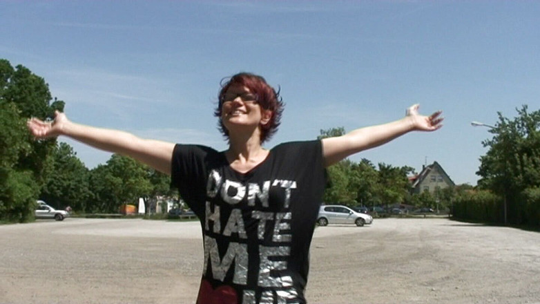 Popp Sylvie: Hành động công khai với Popp Sylvie