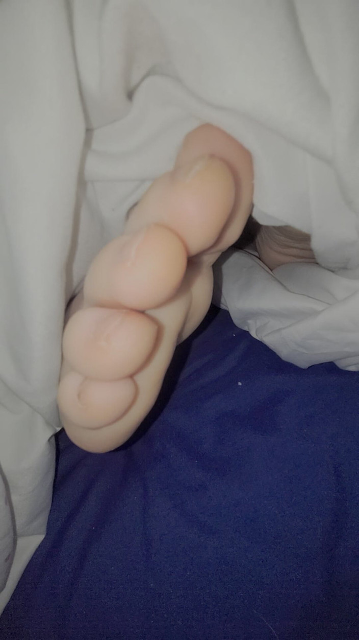 On cloud 69: Ноги в ліжку