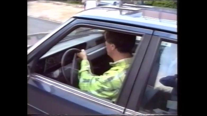 Vintage megastore: Hitch-Hiker seksi dalam stoking hitam bertemu dengan dua lelaki janda...
