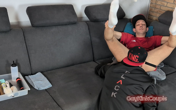 GayKinkCouple: Я набиваю его задницу разными предметами