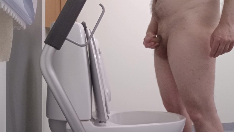 Ed Eden: 公衆トイレ 6