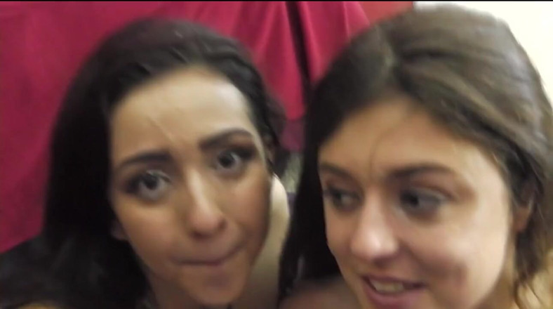 Average Joe xxx: Rici grey &amp; cassidy bliss, 2 cewek 1 kontol