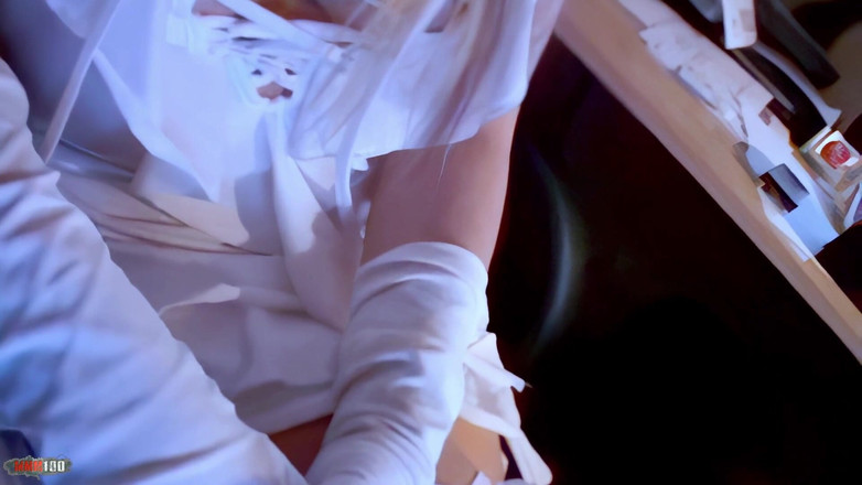 MMM100: Tigra: Temu bual kecil cepat di Perancis dengan MILF blonde...