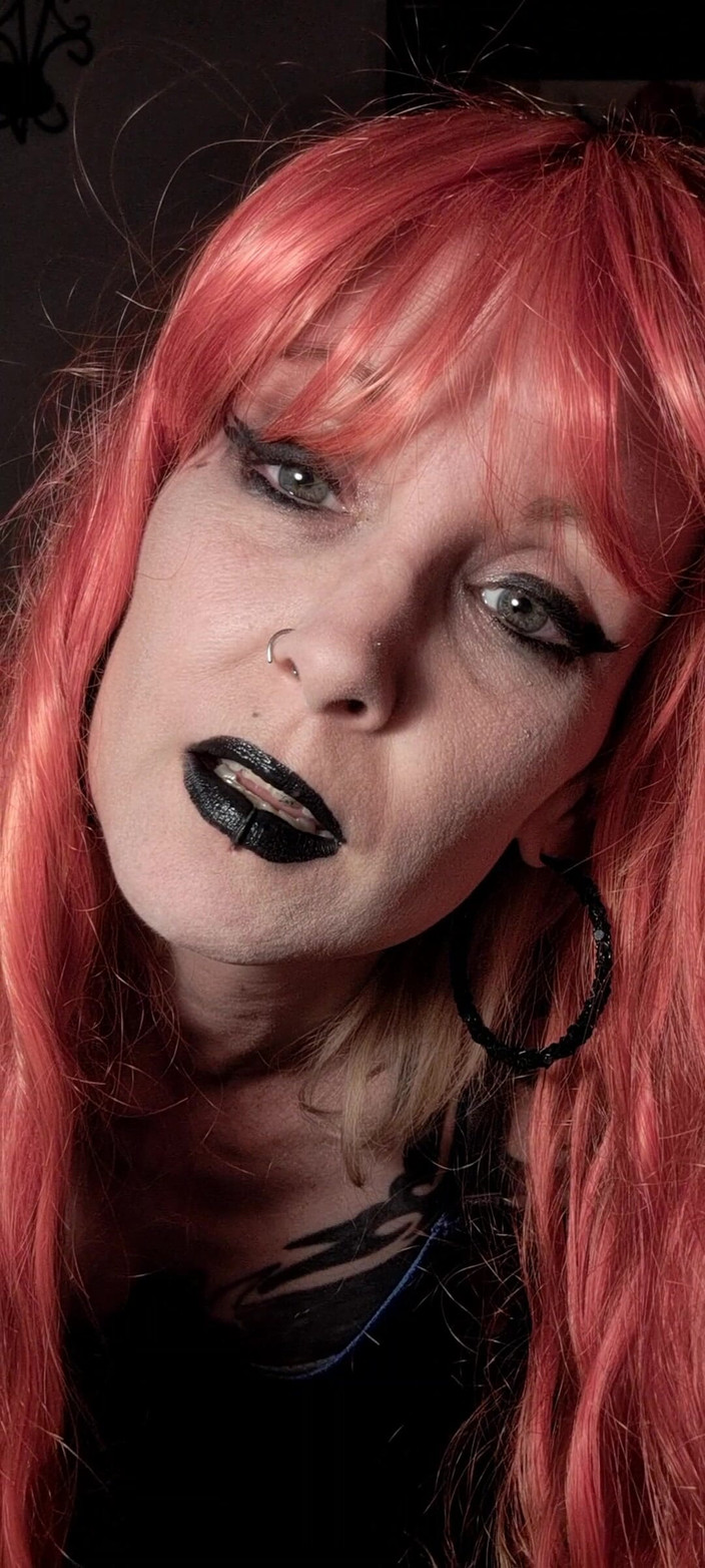 PandoraSG: 催眠调教师游戏 - 不要把目光移开