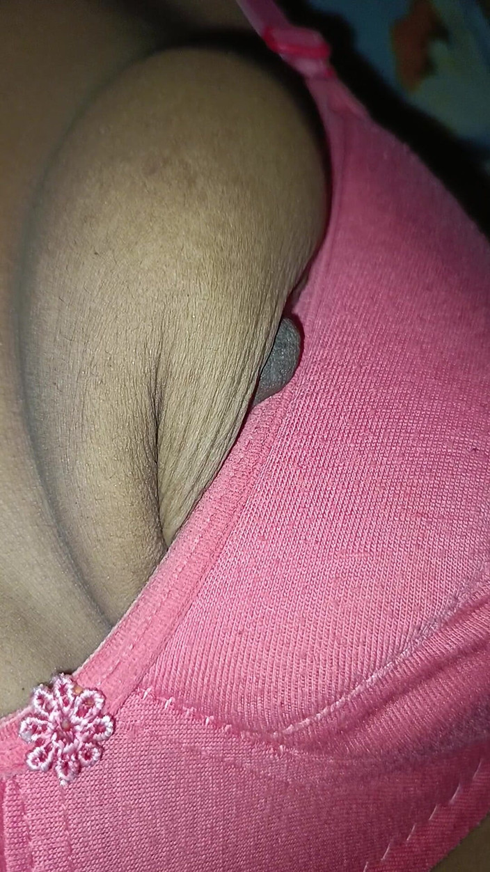 Rachna bhaabhi sex: Het desi by rachna bhabhi suger kuk och får munnen...