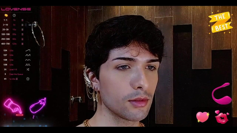 Diego_latinboy: Saya mahukan susu di muka saya