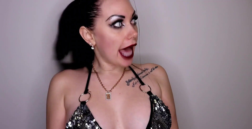 Goddess Misha Goldy: Sert ve zalim kadın egemenliğine ne dersin?