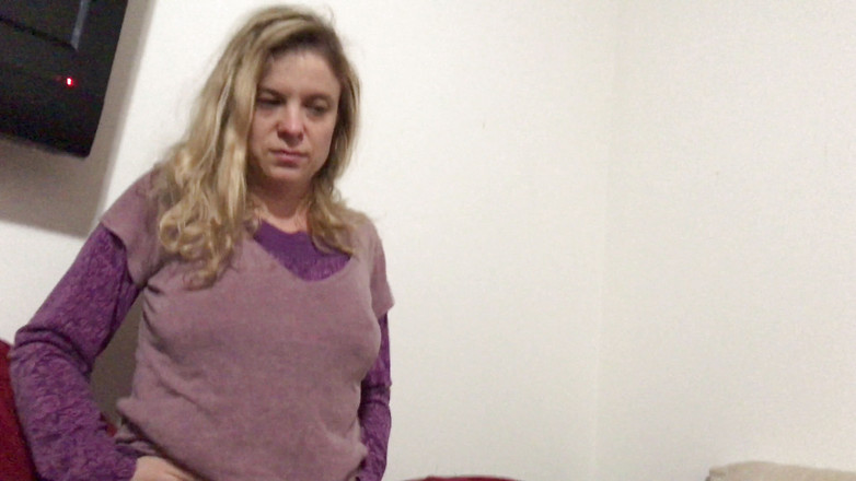 Erin Electra: Mamada en cama por rubia