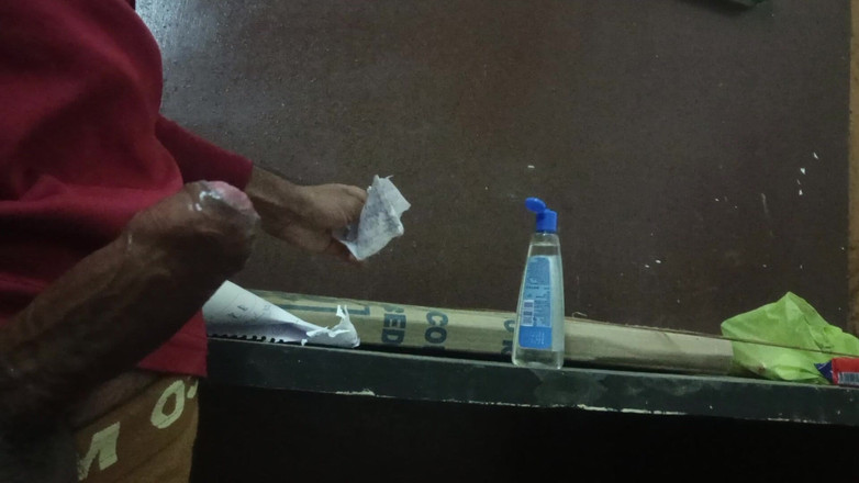 Brijesh 270: Mia moglie mi lascia solo a casa ma il mio...