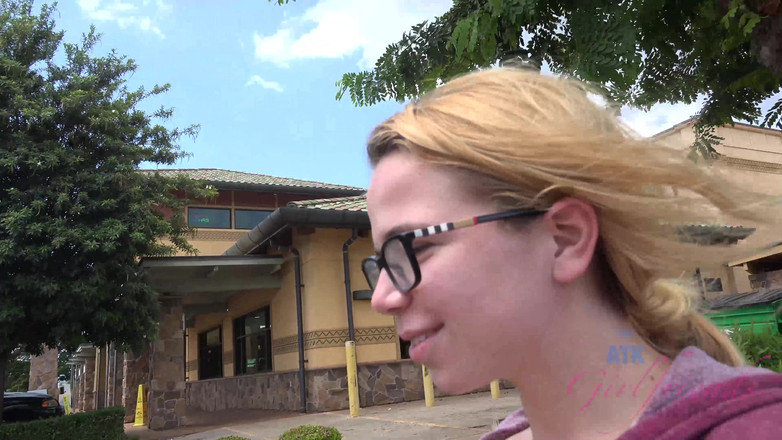 ATK Girlfriends: Виртуальный отпуск с Алиной Вест