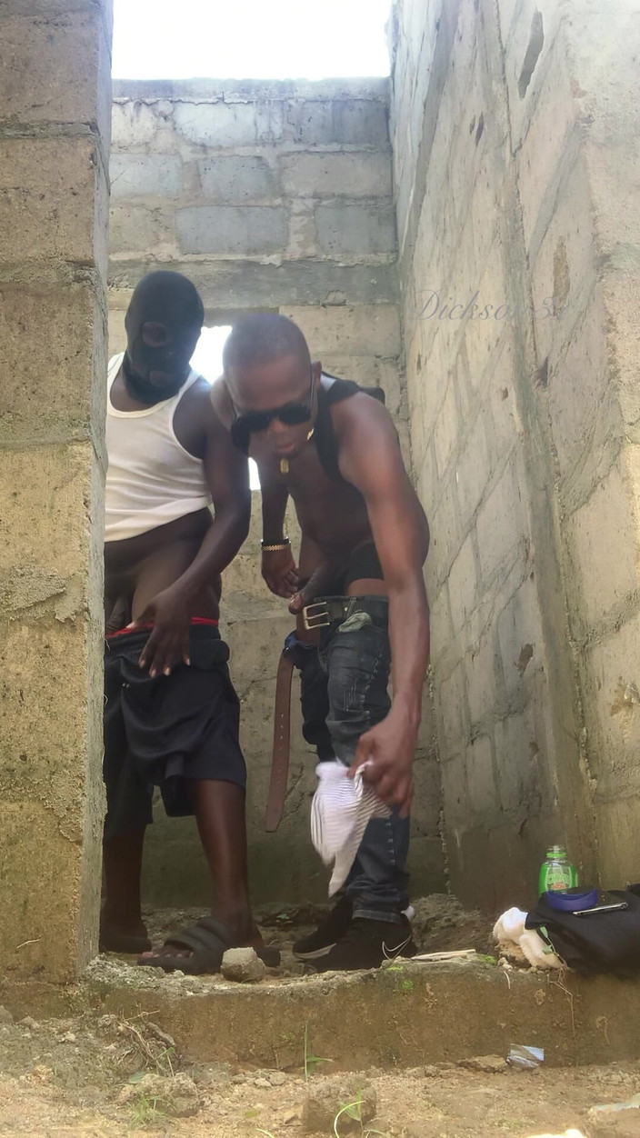 Dickass3x: Быстрый трах раком в незавершенном здании с моей чернокожей подругой-толстушкой