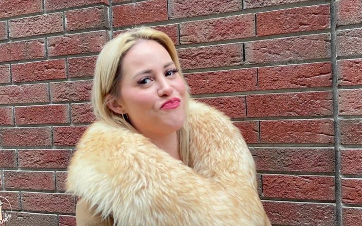 Maya Rose: Jag har blivit hårt knullad av min kollega