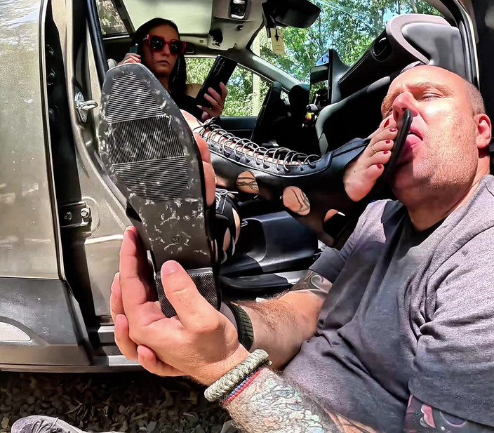 Mistressyammyboots: Podání pod mými gladiator sandály