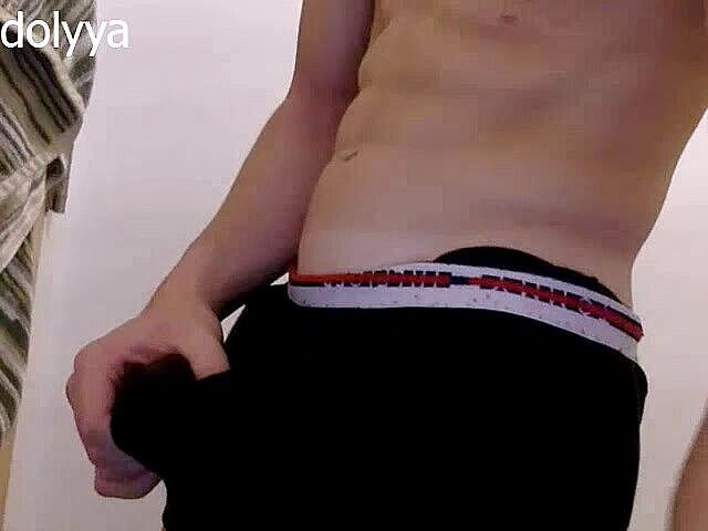 Big dick man: Prstění v šortkách