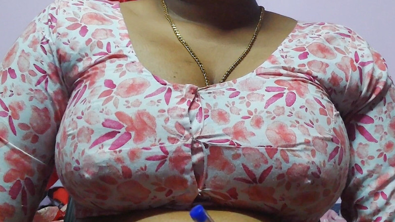 Desi Mohini: Il capo invita i dipendenti del sesso a casa sua