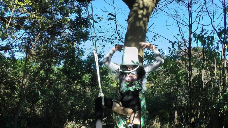 megu2002: 트레이너 No23의 지시: 양동이를 한쪽 다리로 두고 떠난 것에 대한 처벌