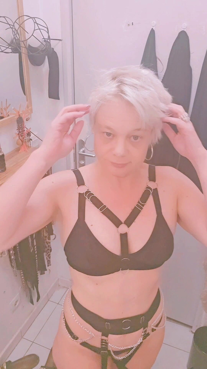 Sofy13: En Spodní prádlo Tres Sexy