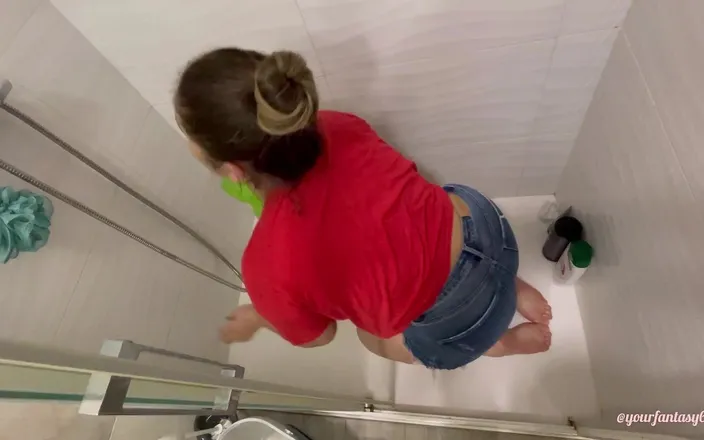 Your fantasy studio: Farting while cleaning the shower