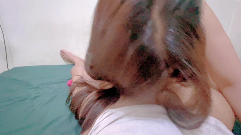 Nadalyne: Ein Stiefffe lehrt sich selbst, Priester in einer Höhle zu...