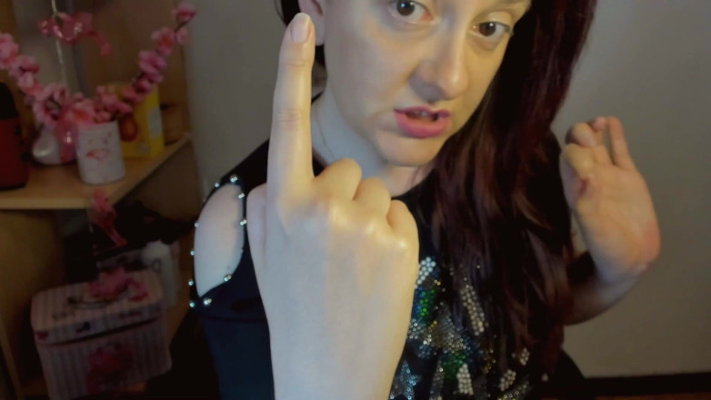 Nicoletta Embassi: Hand fetish costum video