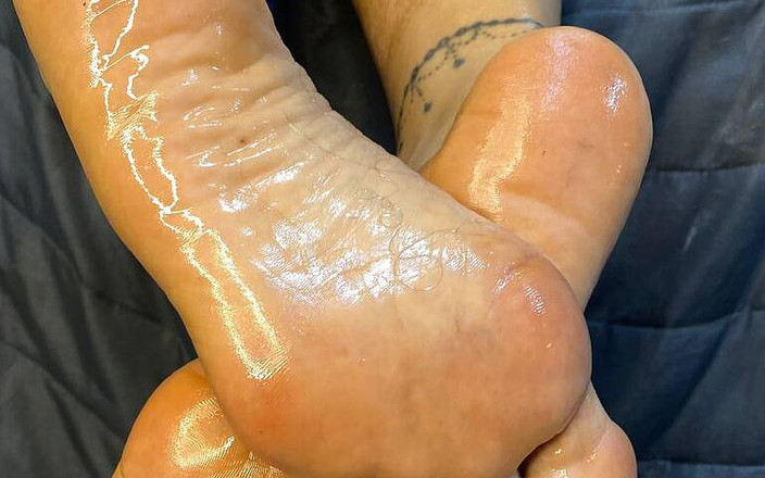 fiesta_porno: 私の友人は、私が彼女を叫ばせたいと願って彼女の顔を覆います