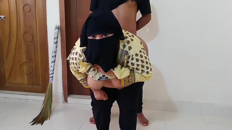 Aria Mia: Panjabi heißes zimmermädchen putzt mein zimmer, dann gebe ich ihr...