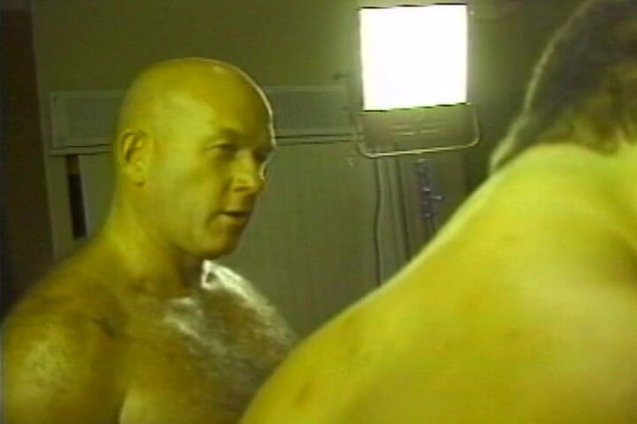 Lovers Of Vintage: Une MILF de la police se fait baiser dans un...