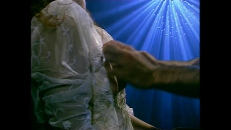 Real Home Made: 私の足の間に見知らぬ人がいる